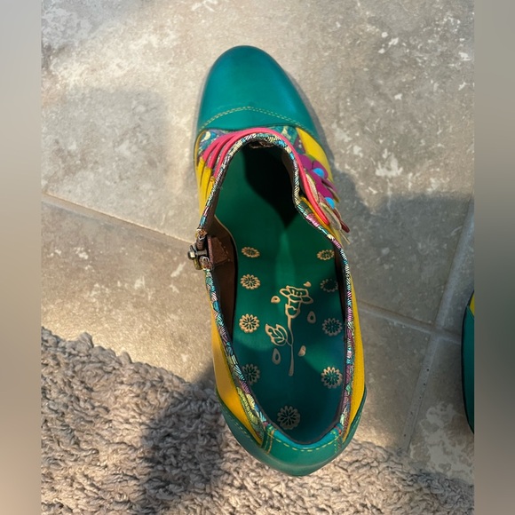 Colorful Women's heels with Floral Accents - Picture 2 of 4